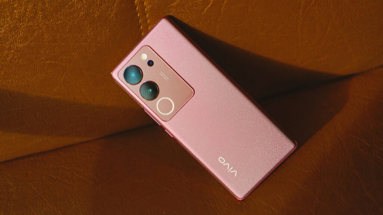 आकर्षक लुक के साथ लॉन्च हुआ Vivo का 5G स्मार्टफ़ोन, 12GB रैम 256GB का स्टोरेज के साथ देख कीमत यहां से